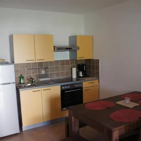 Guki Reihenhaeuser Apartment