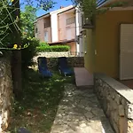 Guki Reihenhaeuser شقة مالينسكا