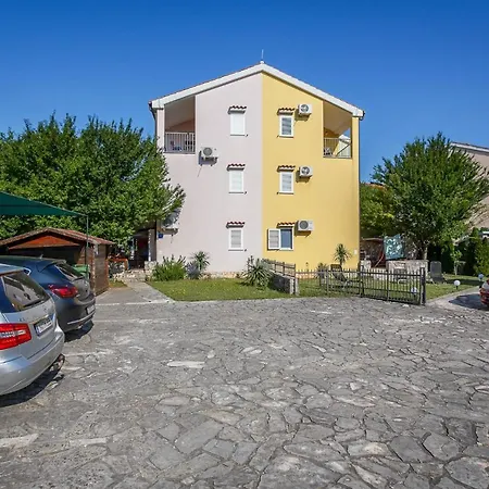 Appartement Guki Reihenhaeuser