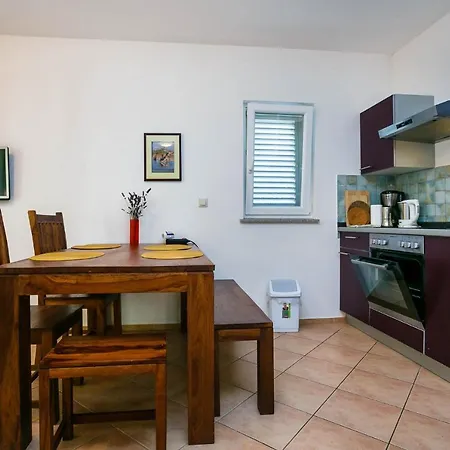 Appartement Guki Reihenhaeuser Malinska