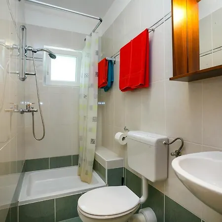 Guki Reihenhaeuser *