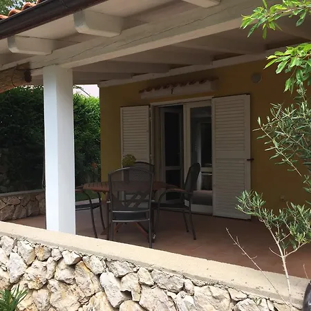 Guki Reihenhaeuser Appartement Malinska