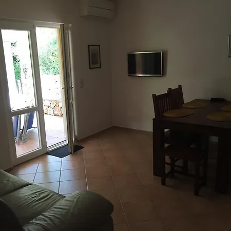 Guki Reihenhaeuser Malinska