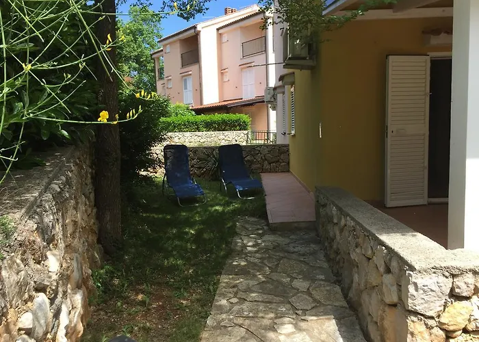 Guki Reihenhaeuser Διαμέρισμα Malinska