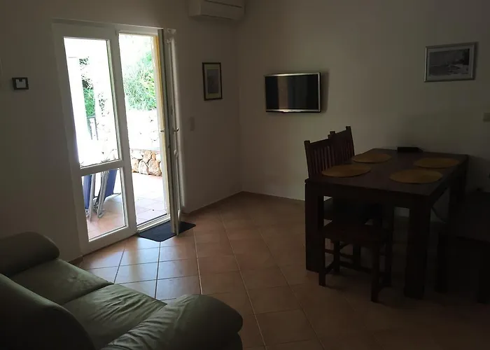 Guki Reihenhaeuser Malinska